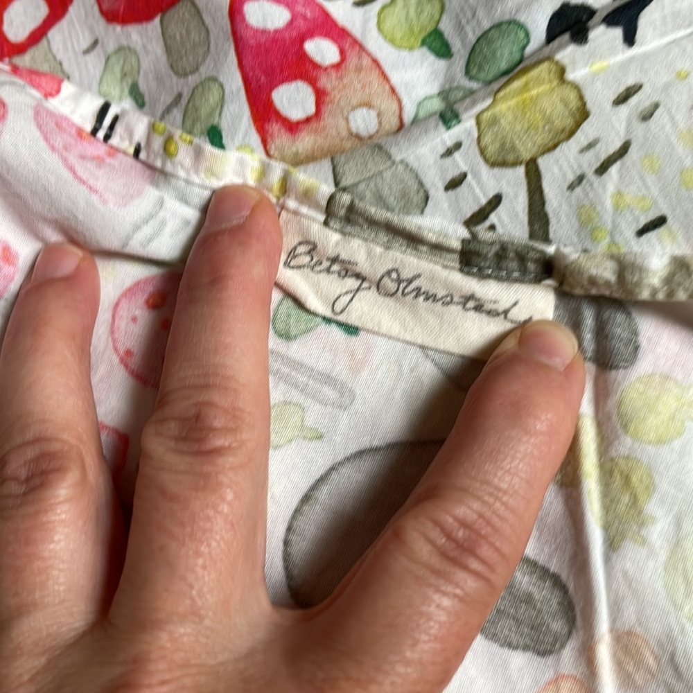 4 cotton Summery Mushroom 🍄 napkins by watercolorist Betsy Olmstead. FUN!! - Picture 3 of 4